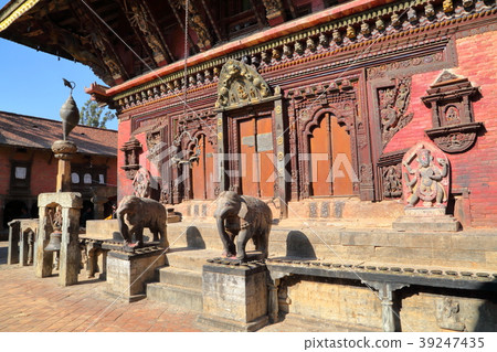 BHAKTAPUR, NEPAL: Changu Narayan Temple 39247435