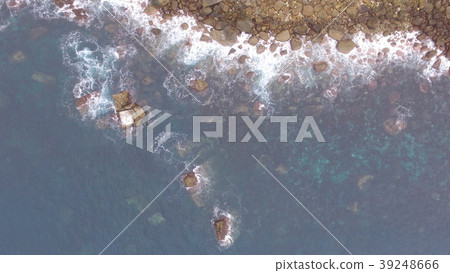 無人機拍攝的“岩石海岸”(大隅半島/鹿兒島縣肝臟類型南大隅町) 無人機拍攝的“岩石海岸”(大隅半島/鹿兒島縣肝臟類型南大隅町) 39248666