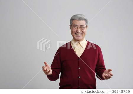 Asian man's facial expression, senior, middle-aged, elderly, close-up, laughing, smiling, happiness, health 39248709