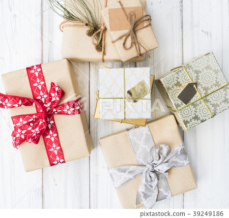 Christmas ornament brown and colorful gift boxes o Christmas ornament brown and colorful gift boxes o 39249186