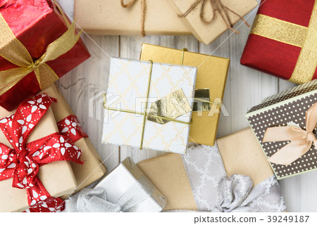Christmas ornament brown and colorful gift boxes o Christmas ornament brown and colorful gift boxes o 39249187