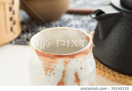 White water Drink hot water cold water White water Drink hot water cold water 39249320