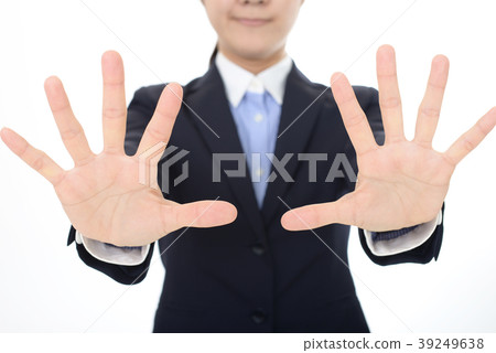 一個停止手勢的女人 39249638