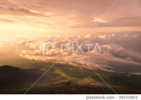 The sea of clouds 39250801