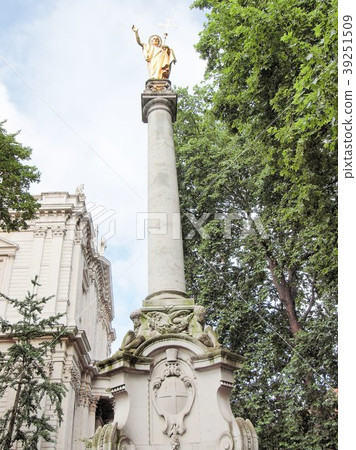 St Paul Cathedral, London 39251509