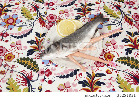 fish flower plate cannibal doll 39251831