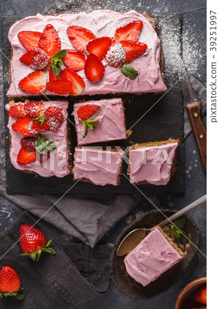 Yogurt pink strawberry cake for breakfast Yogurt pink strawberry cake for breakfast 39251997