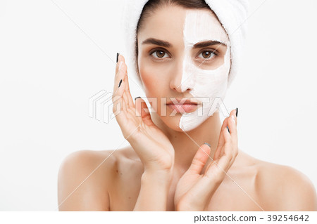 Beauty Skin Care Concept - Beautiful Caucasian Beauty Skin Care Concept - Beautiful Caucasian 39254642