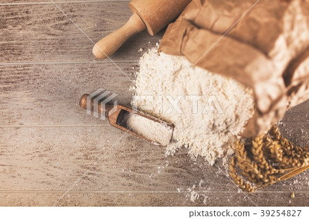 Bag of flour 39254827