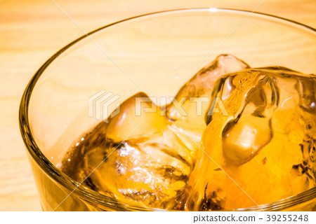 Whiskey rock 39255248