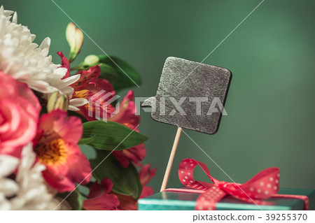 Love background with pink roses, flowers, gift on 39255370