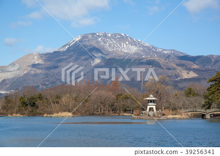 Mt. Ibuki & Mishima Pond 2 in early spring 39256341