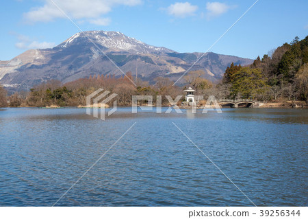 早春的伊丘山和三島池塘5 早春的伊丘山和三島池塘5 39256344