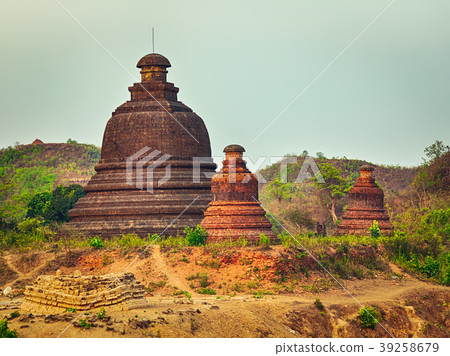 Stupa in Mrauk U. Myanmar. Stupa in Mrauk U. Myanmar. 39258679