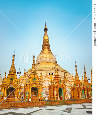 Shwedagon pagoda in Yangon. Myanmar. Shwedagon pagoda in Yangon. Myanmar. 39258683