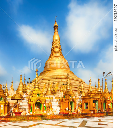 Shwedagon pagoda in Yangon. Myanmar. Shwedagon pagoda in Yangon. Myanmar. 39258697