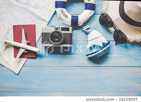 Travel Plan. Traveler planning trip summer travel 39259097
