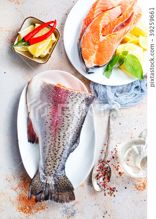 salmon 39259661