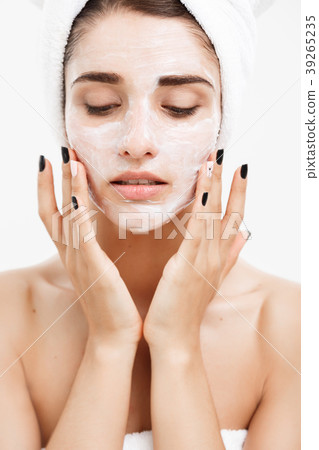 Beauty Skin Care Concept - Beautiful Caucasian 39265235
