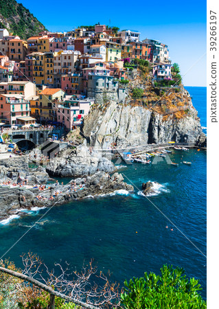 Cinque Terre, Italy - Manarola colorful fishermen  39266197
