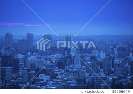 Cityscape before sunrise 39266649