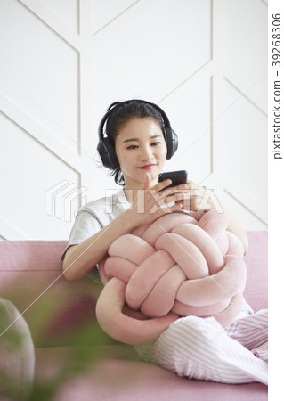 Life, Young Women, Korean Life, Young Women, Korean 39268306
