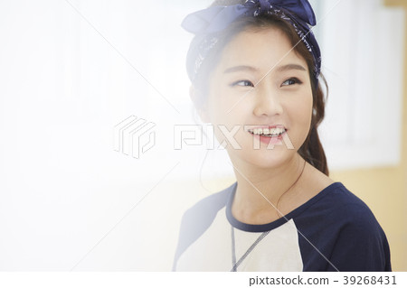Life, Young Women, Korean 39268431
