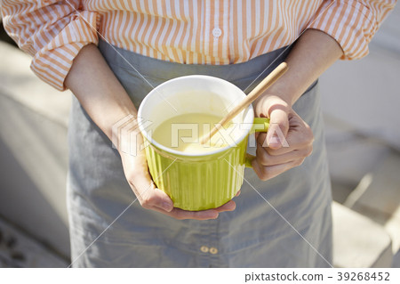 Life, Young Women, Korean 39268452