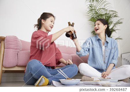 Roommate, share house, young woman, korean 39268487