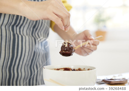 Life, Young Women, Korean 39268488