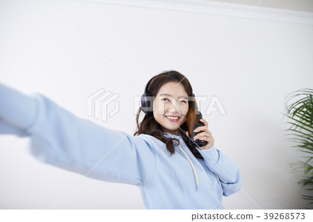 Life, Young Women, Korean 39268573
