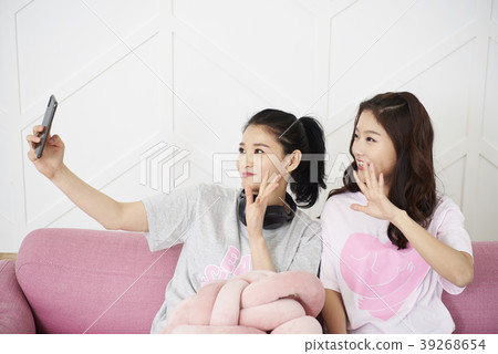 Roommate, share house, young woman, korean Roommate, share house, young woman, korean 39268654