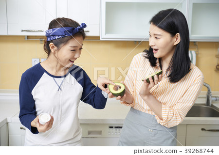 Roommate, share house, young woman, korean Roommate, share house, young woman, korean 39268744