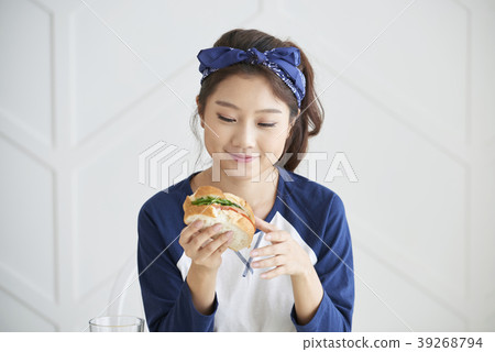 Life, Young Women, Korean Life, Young Women, Korean 39268794