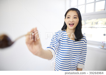 Life, Young Women, Korean Life, Young Women, Korean 39268964