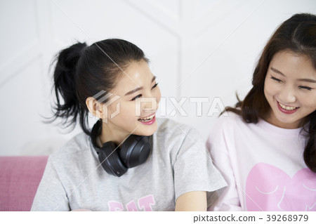 Roommate, share house, young woman, korean Roommate, share house, young woman, korean 39268979