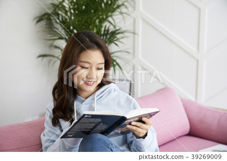 Life, Young Women, Korean 39269009