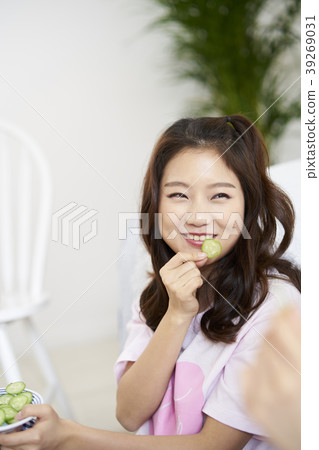 Life, Young Women, Korean Life, Young Women, Korean 39269031