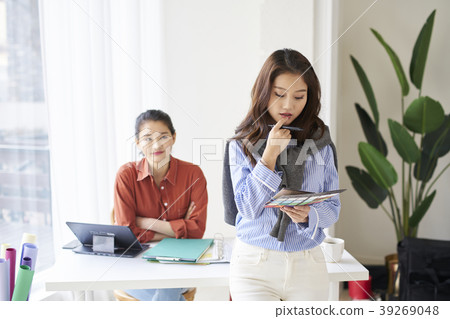 Roommate, share house, young woman, korean 39269048