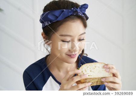 Life, Young Women, Korean Life, Young Women, Korean 39269089