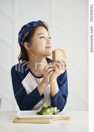 Life, Young Women, Korean Life, Young Women, Korean 39269091