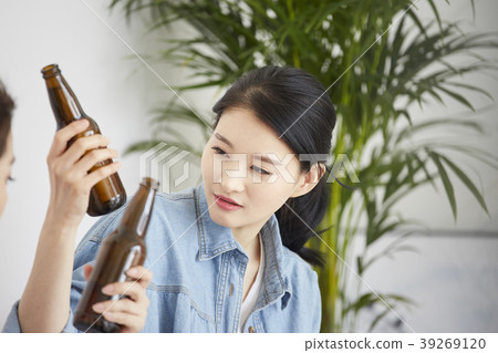 Life, Young Women, Korean 39269120