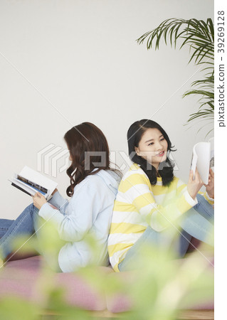 Roommate, share house, young woman, korean Roommate, share house, young woman, korean 39269128