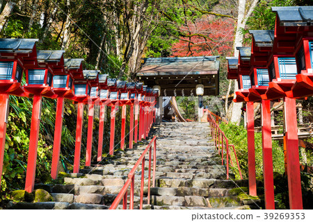 京都kifune神社石头阶段灯笼 图库照片