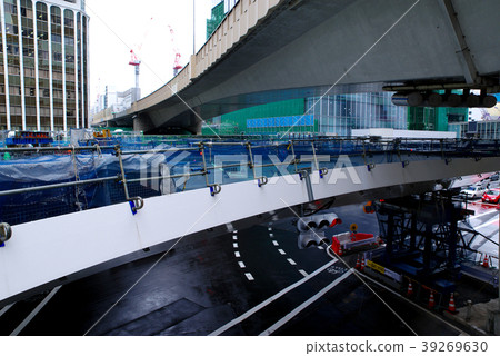 Shibuya Redevelopment Footpath Bridge Rebuilt Meiji Dori and R 246 Intersection 2012.03 b-2 Shibuya Redevelopment Footpath Bridge Rebuilt Meiji Dori and R 246 Intersection 2012.03 b-2 39269630