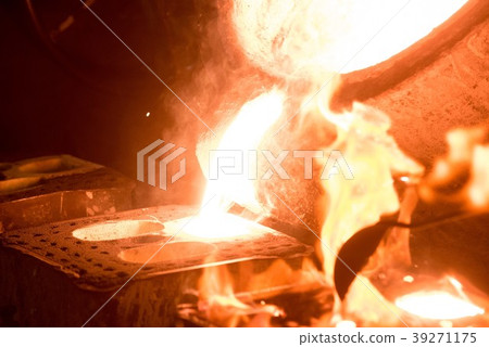 Foundry 39271175