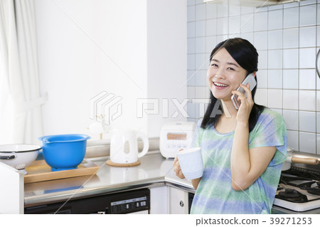 Young woman making phone call lifestyle holiday relaxing Young woman making phone call lifestyle holiday relaxing 39271253