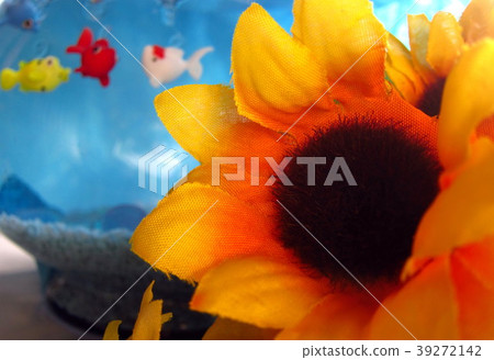 Goldfish Sunflower miscellaneous goods summer image Goldfish Sunflower miscellaneous goods summer image 39272142
