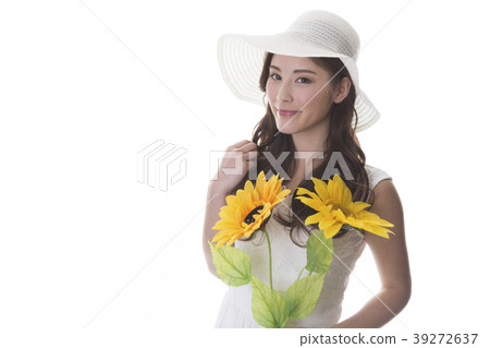 Women's portrait Women's portrait 39272637