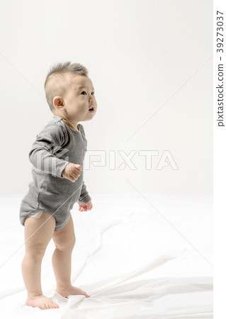 Baby 39273037